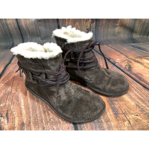 UGG Gaviota 5749 Brown Suede Fringe Boots Womens 7 / 38 (P5e) - Picture 4 of 11